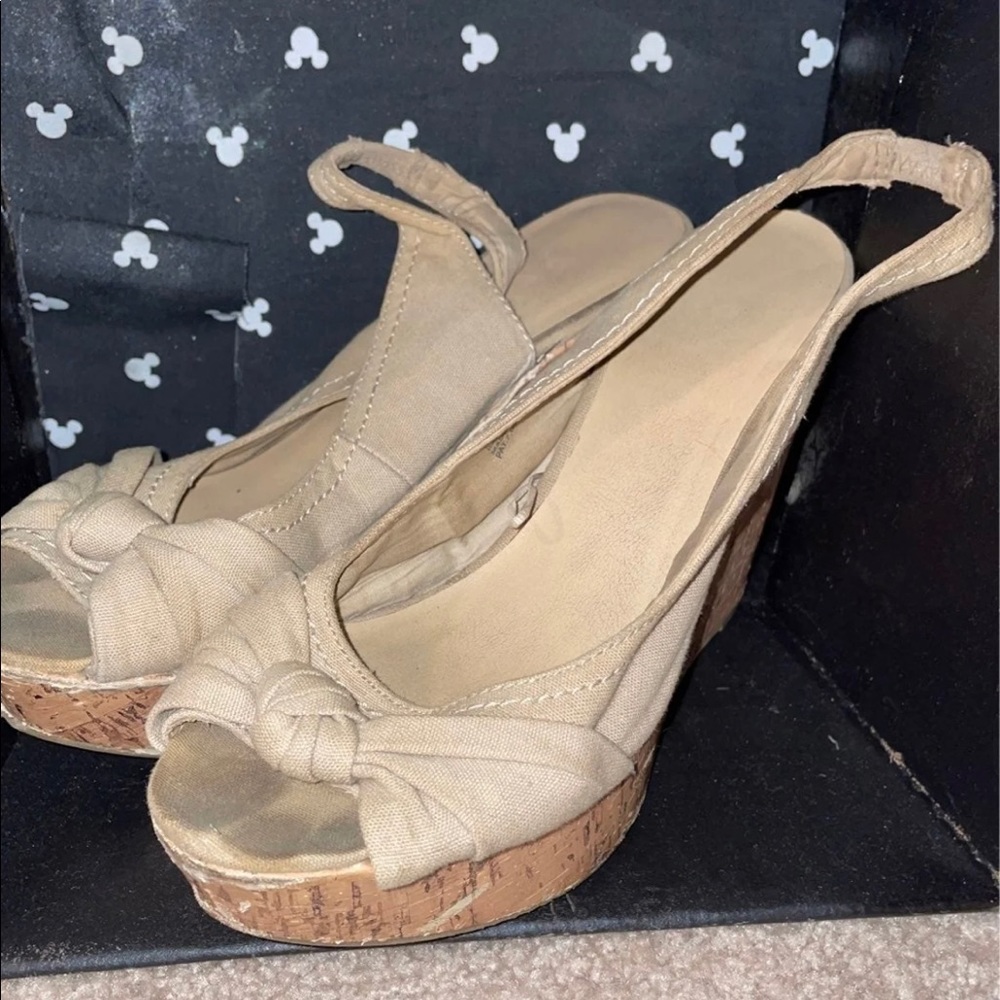 sling back wedges